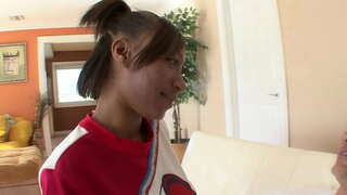 Iswed żagħżagħ asjatiċi big l-abjad tal-futbol kowċ