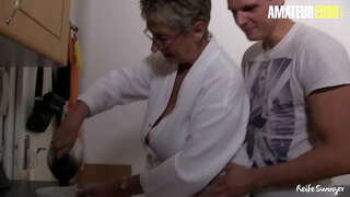 REIFE SWINGER - #Erna - Horny Suur Perse Puuma Hüppab Kukk Ja Tema Mees Puhub