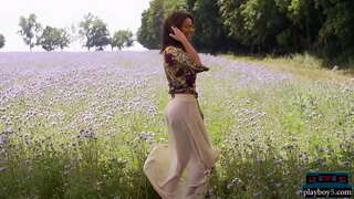 Busty hongroà MILF modely mahazo miboridana ary toa tsy mampino mafana naked