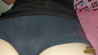 Tuahine pa tona teen TOPANGA i roto i te mua o tona Teina