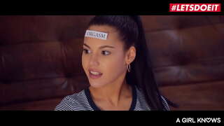 #LETSDOEIT - Sicilia Modelis, Apolonia ir Katana - AZIJOS PAAUGLIŲ BANDO LESBIEČIŲ SEKSO SU SAVO BESTIES