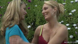 Didžiuliai Papai Ant Lesbiečių siautėti