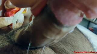 Indian indjan tingħata bj tagħha bf fil-kamra f&#039;lukanda bi ċara mhux bil-vuċi